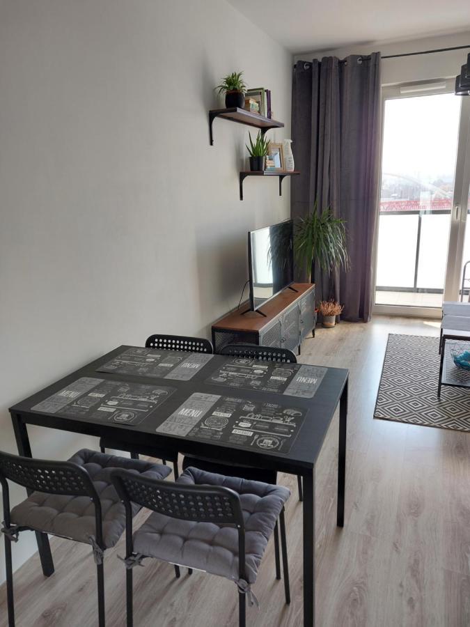Апартаменты Apartament Przy Stadionie Гданьск Экстерьер фото